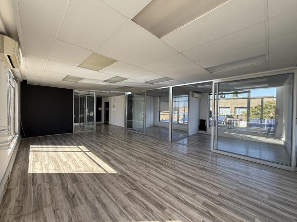 125  m² Commercial space