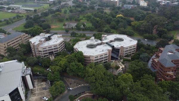 16 620  m² Commercial space