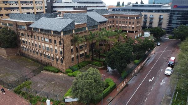 6 145  m² Commercial space