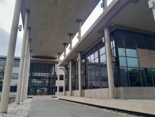 695  m² Commercial space