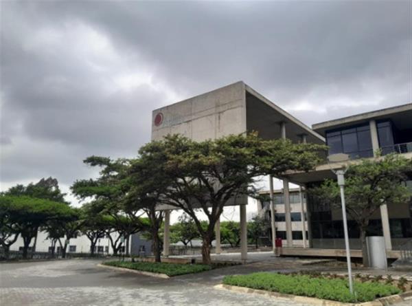 943  m² Commercial space