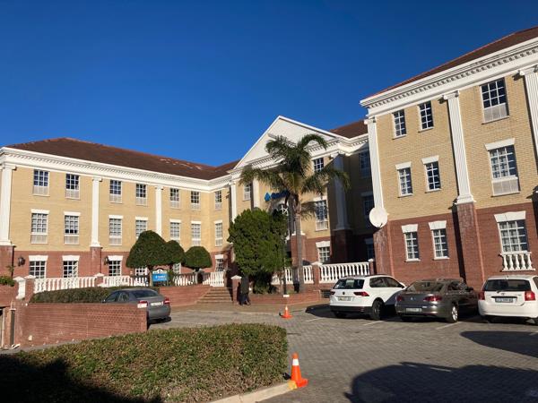 875 m² Commercial space