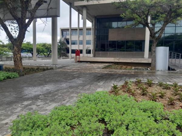 943  m² Commercial space