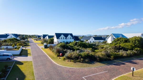980 m² Land