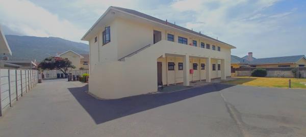 10 Bedroom Apartment