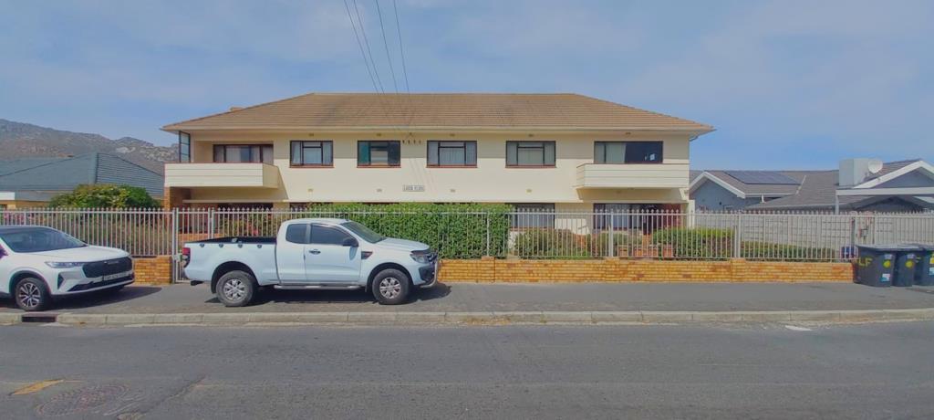 10 Bedroom Apartment