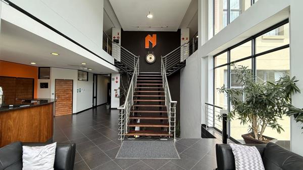 1 050 m² Office Space