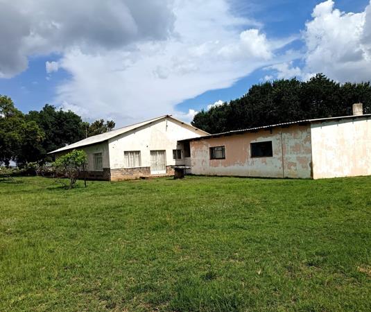 1 858 ha Farm with House