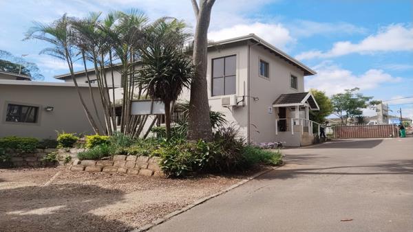 183  m² Commercial space