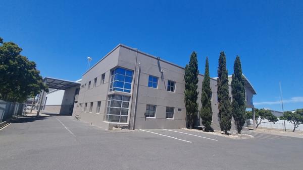 3 100  m² Commercial space
