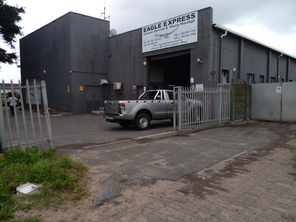 1 910  m² Industrial space