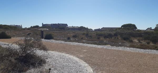 400 m² Land