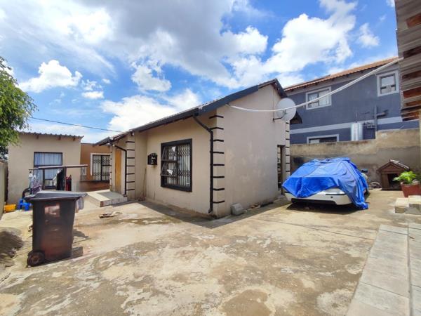 8 Bedroom House