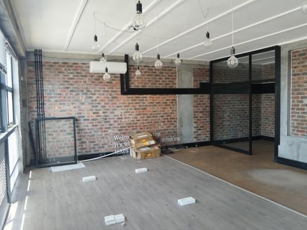 306  m² Office Space