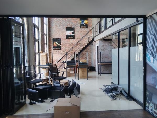 243  m² Office Space