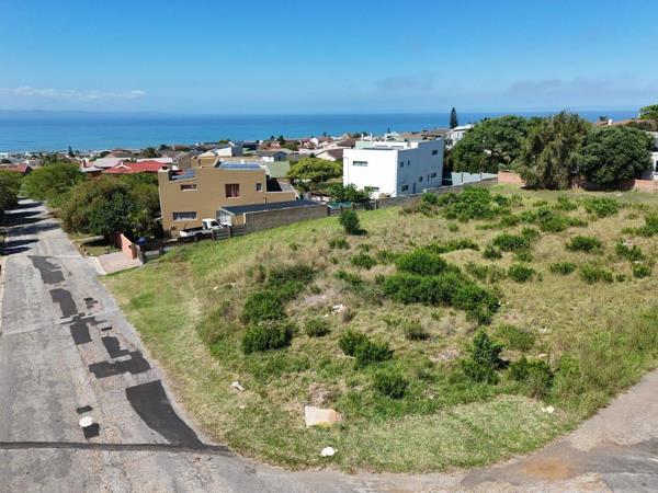 732 m² Land