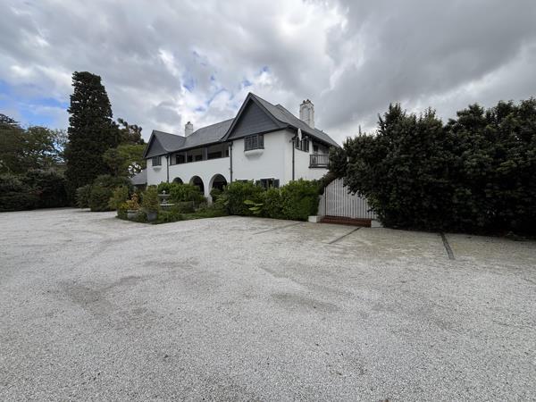 719 m² Commercial space