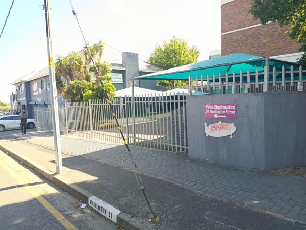 100  m² Commercial space