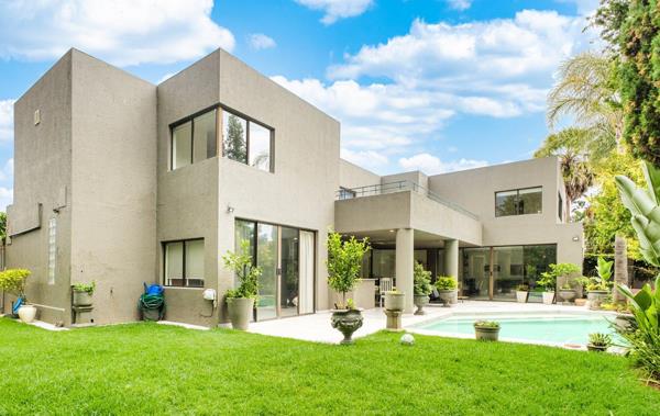 5 Bedroom House