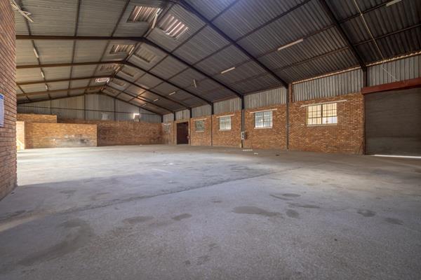 1 100  m² Industrial space