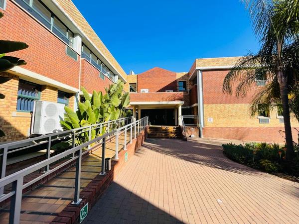 690  m² Commercial space