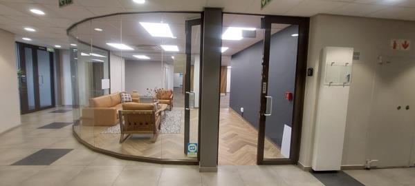 339 m² Commercial space