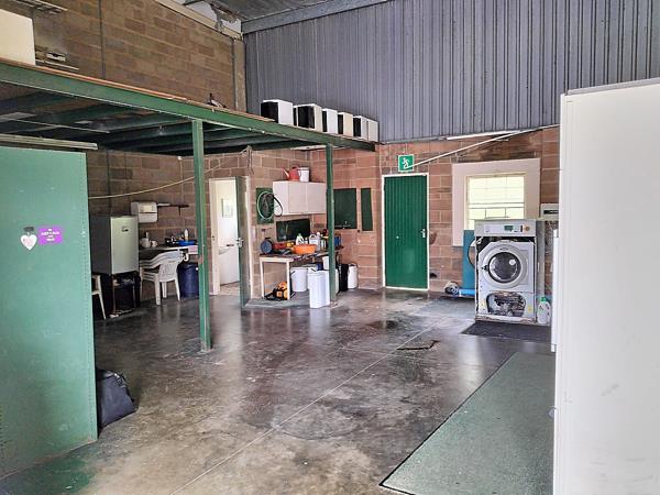 101  m² Commercial space