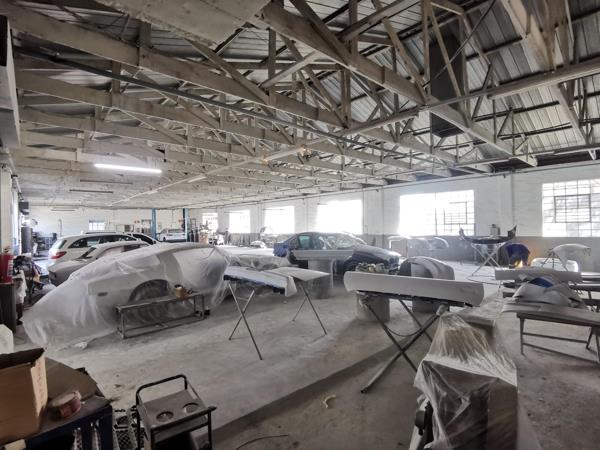 1 200  m² Industrial space