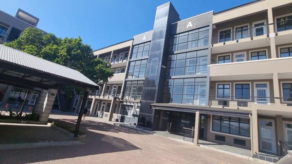 100  m² Commercial space