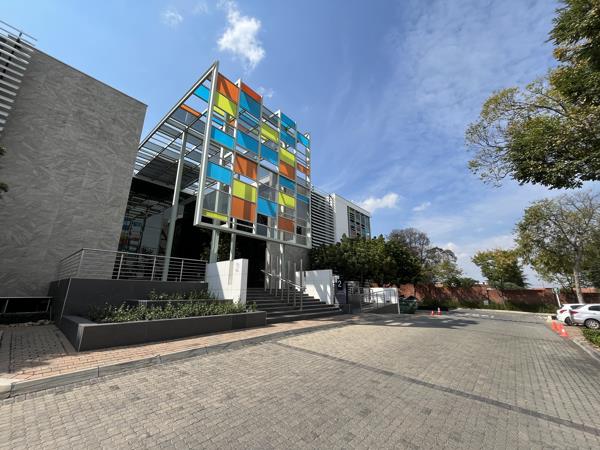 412  m² Commercial space