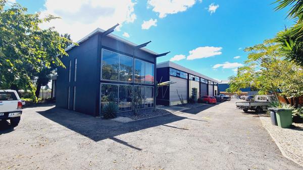 1 580  m² Industrial space