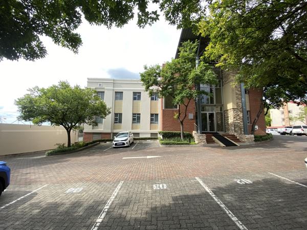 220  m² Commercial space