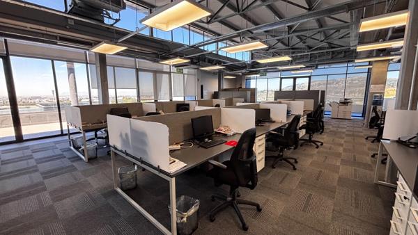 746  m² Office Space