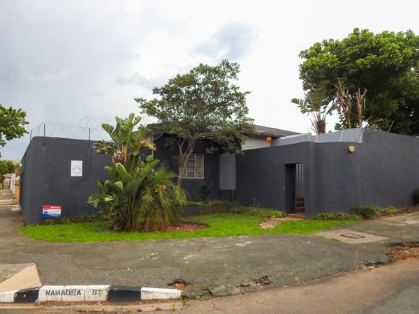 6 Bedroom House
