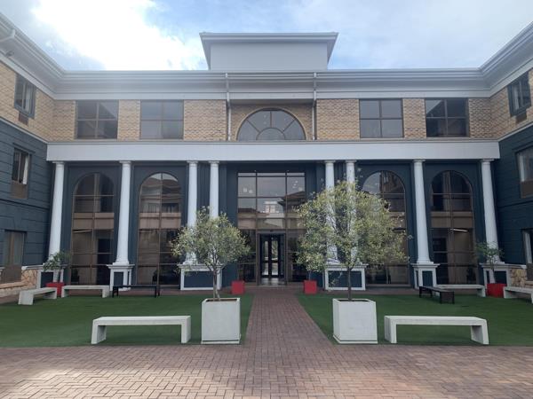 626  m² Commercial space