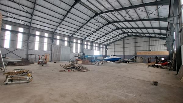 1 150  m² Industrial space