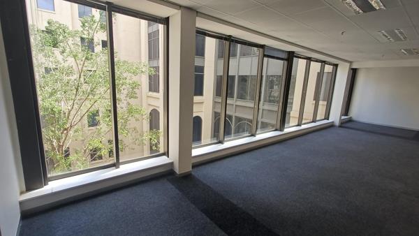 818  m² Office Space