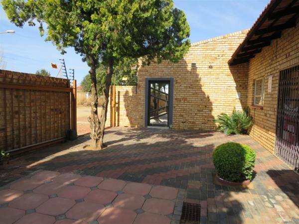 377  m² Commercial space