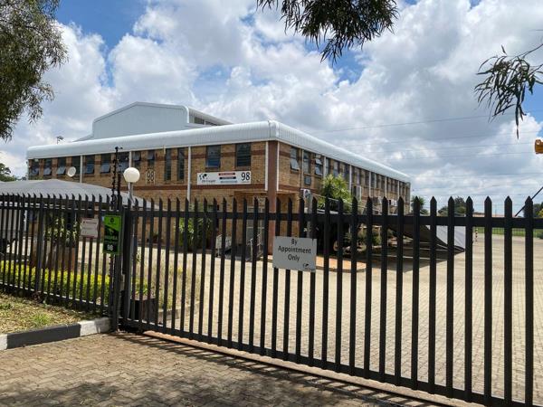 1 700  m² Industrial space