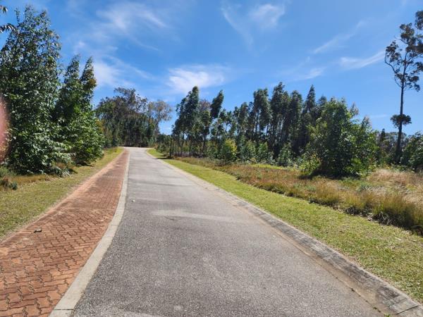 689 m² Land