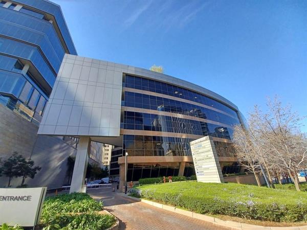 552  m² Commercial space