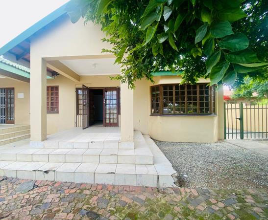 114  m² Commercial space