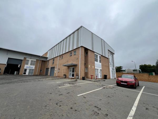 961  m² Industrial space