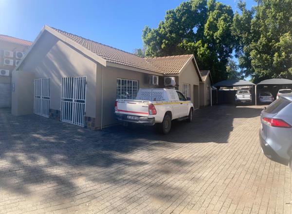 340  m² Office Space