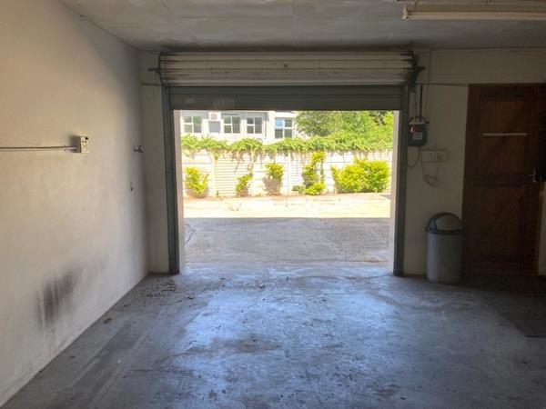 137  m² Commercial space