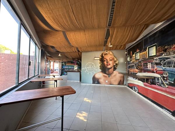 104  m² Retail Space