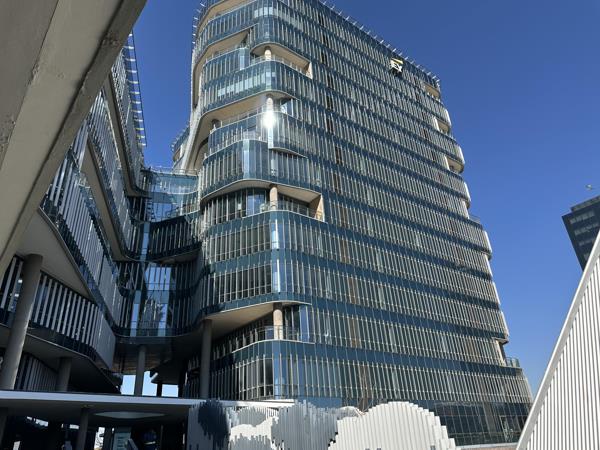 901  m² Commercial space