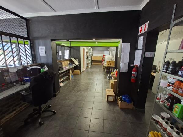 250  m² Commercial space