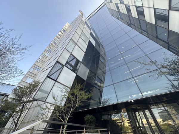 369  m² Commercial space