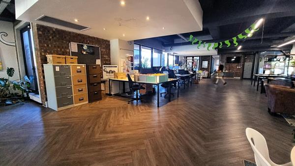 284  m² Commercial space